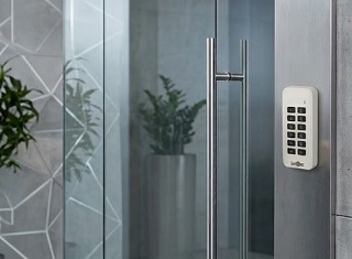 Новинка Smartec для СКУД: уличный контроллер доступа с клавиатурой ST-SC212EK-WT